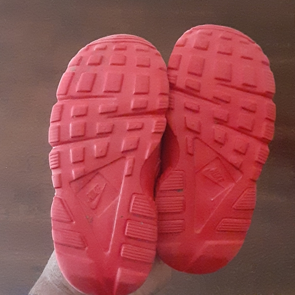 Nike - Picture 3 of 4